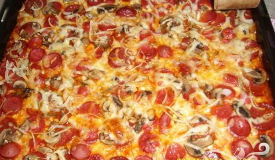 Рецепт домашней пиццы с колбасой