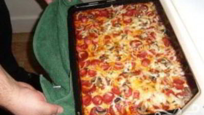 домашняя пицца с колбасой