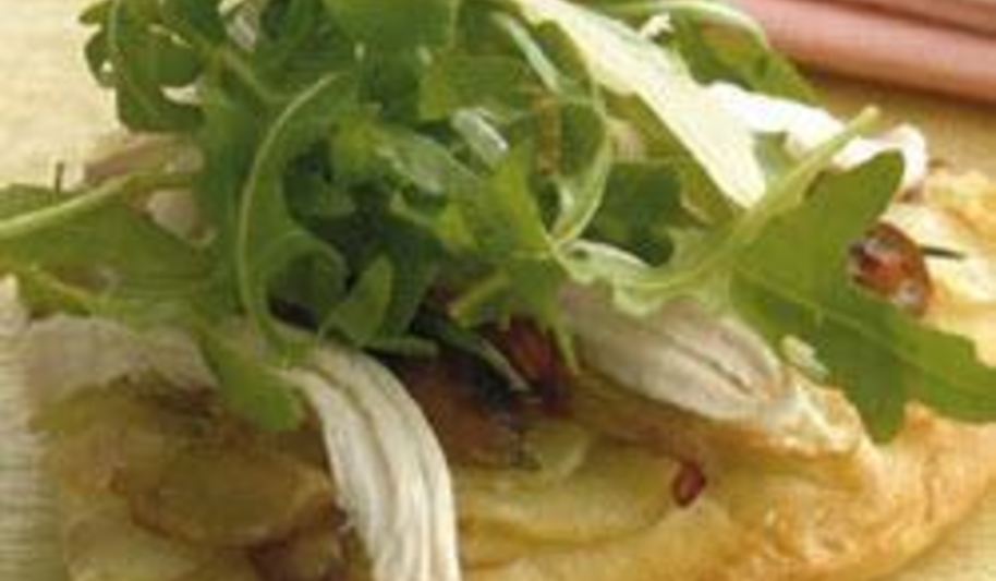 Рецепт картофельной пиццы с курицей и рокет-салатом