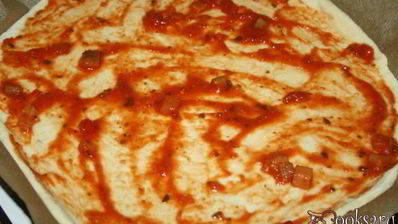 очень вкусная пицца с хамоном и артишоками в итальянском стиле