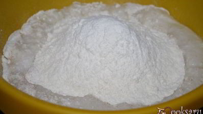 пицца ассорти на тесте на свежих дрожжах