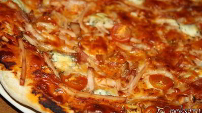 пицца ассорти на тесте на свежих дрожжах