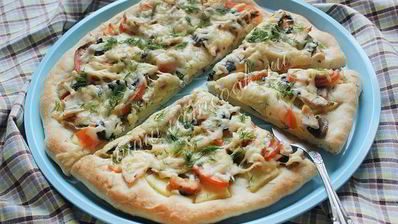 пицца гавайская с курицей и ананасами