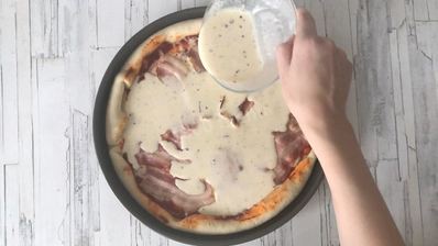 пицца карбонара с беконом