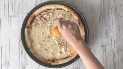 пицца карбонара с беконом