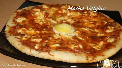 пицца карбонара с яйцом