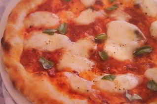 Пицца Маргарита на хрустящем тесте