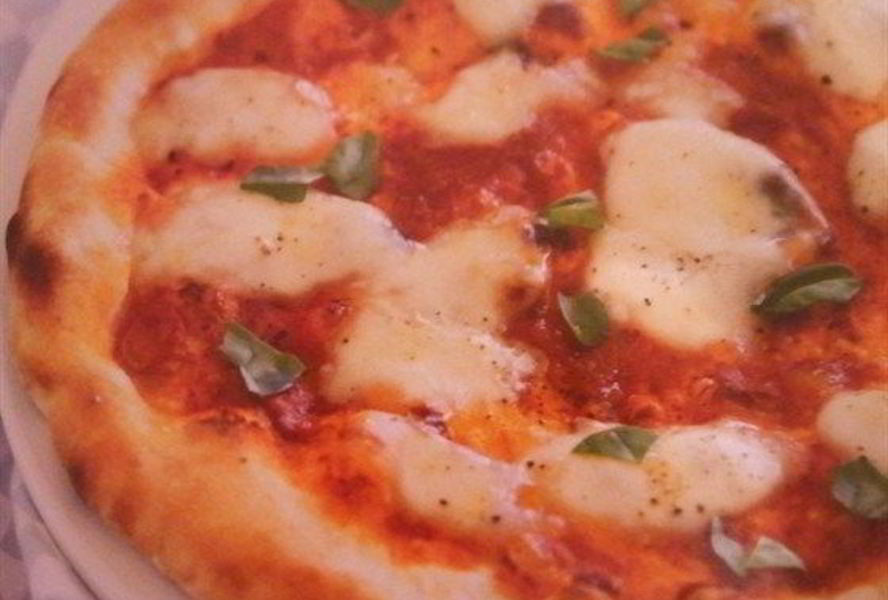 Пицца Маргарита на хрустящем тесте