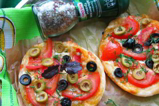 Пицца на слоеном тесте на пикничок