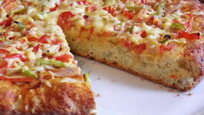 пицца на творожном тесте с курицей