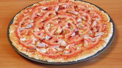 пицца на творожном тесте с курицей