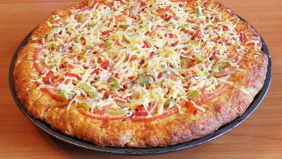 пицца на творожном тесте с курицей