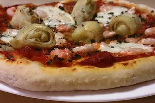 Пицца Посейдон с артишоками и креветками