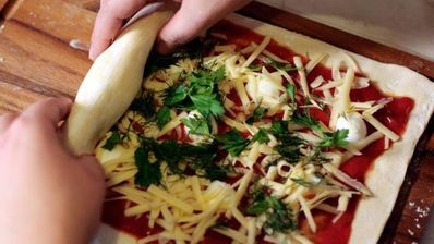 пицца-рулет