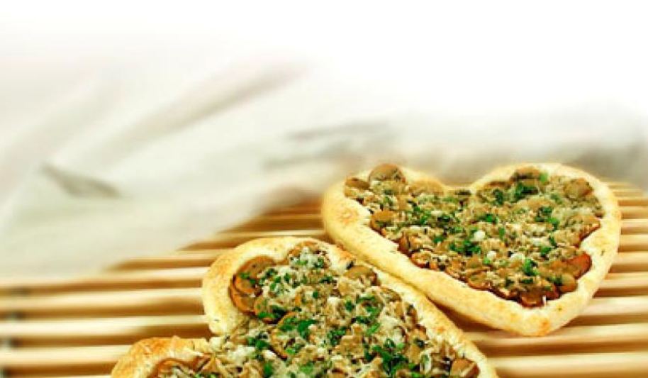 Рецепт пиццы с грибами в виде сердца