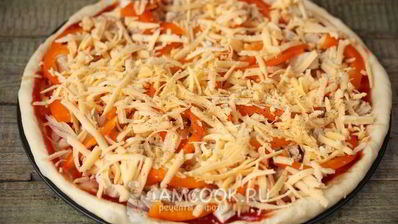 пицца с куриным мясом и сладким перцем