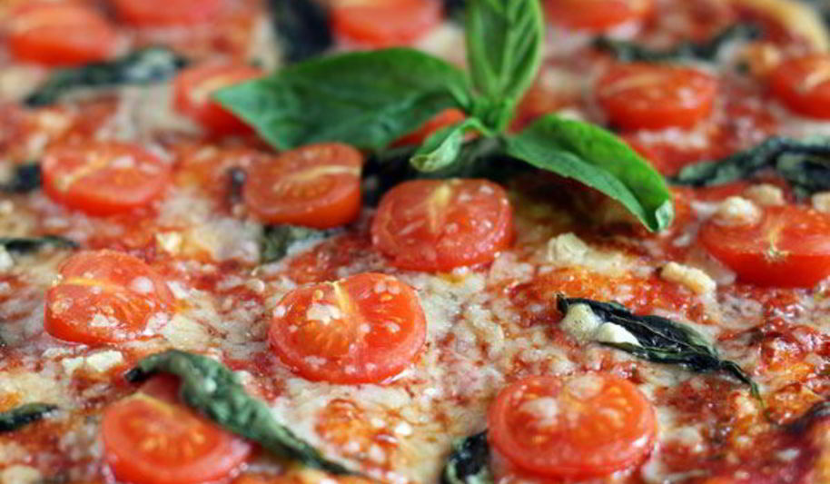 Рецепт пиццы с помидорами черри и базиликом