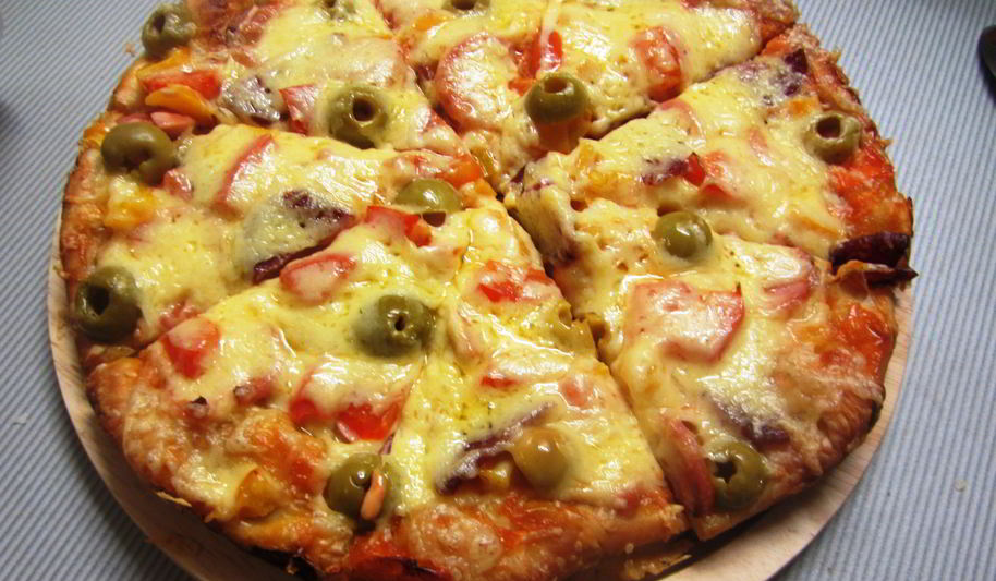 Рецепт пиццы с салями и оливками