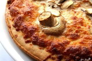 Пицца с шампиньонами