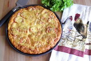 Пицца с сосисками и сыром