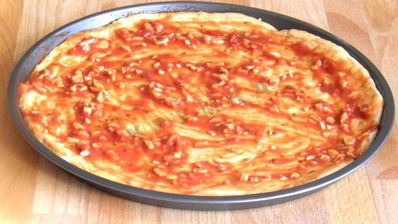 пицца с сосисками и сыром