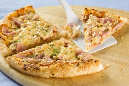 Пицца с ветчиной и лечо