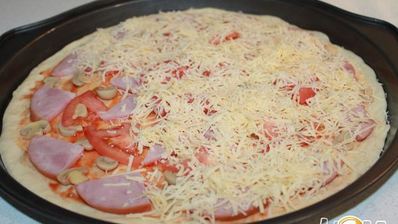пицца с ветчиной