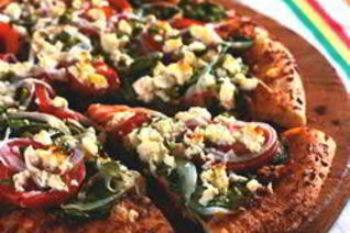 Пицца со шпинатом, фетой и вялеными помидорами без соуса