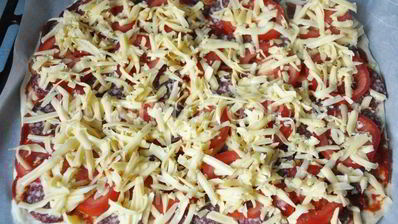 тонкая бездрожжевая пицца