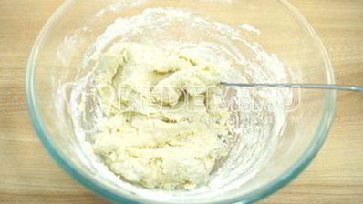 тонкая пицца с моцареллой