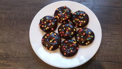 пончики в шоколадной глазури