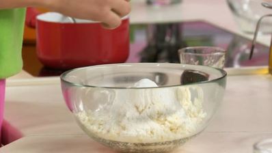 творожные пончики с апельсиновым соусом