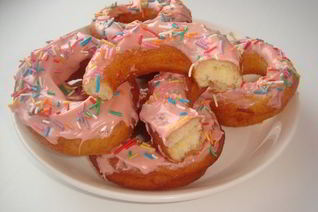 Творожные пончики в глазури