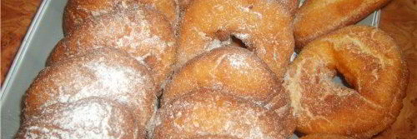 Воздушные пончики на сгущеном молоке