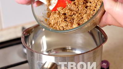 потица, словенский ореховый рулет