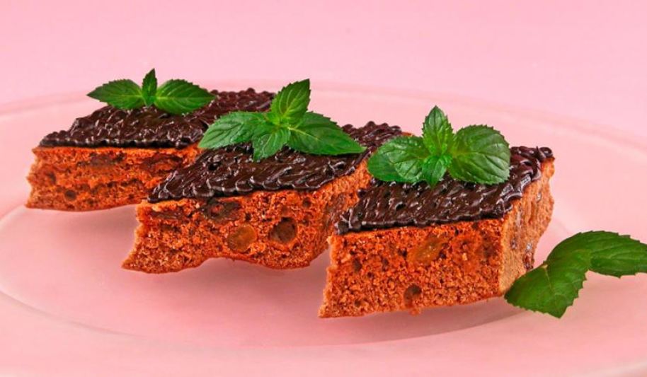 Рецепт коврижки с изюмом и орехами