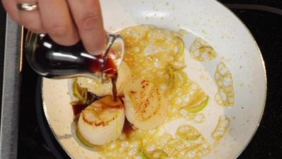 морской гребешок на прянике с мандариновым кремом