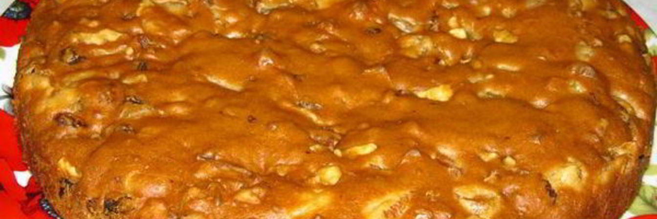 Постная коврижка с изюмом и грецким орехом