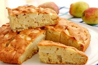 Быстрая яблочная шарлотка без яиц