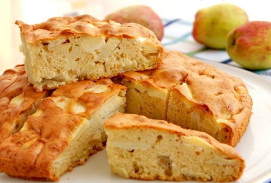 Быстрая яблочная шарлотка без яиц