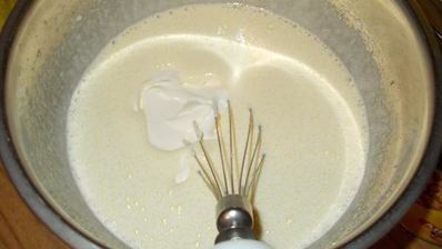 фисташковая шарлотка с персиками