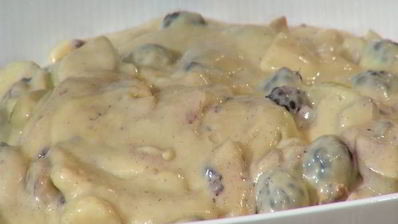 хитрая грушевая шарлотка с ежевикой