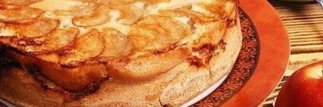 Классическая домашняя шарлотка с яблоками