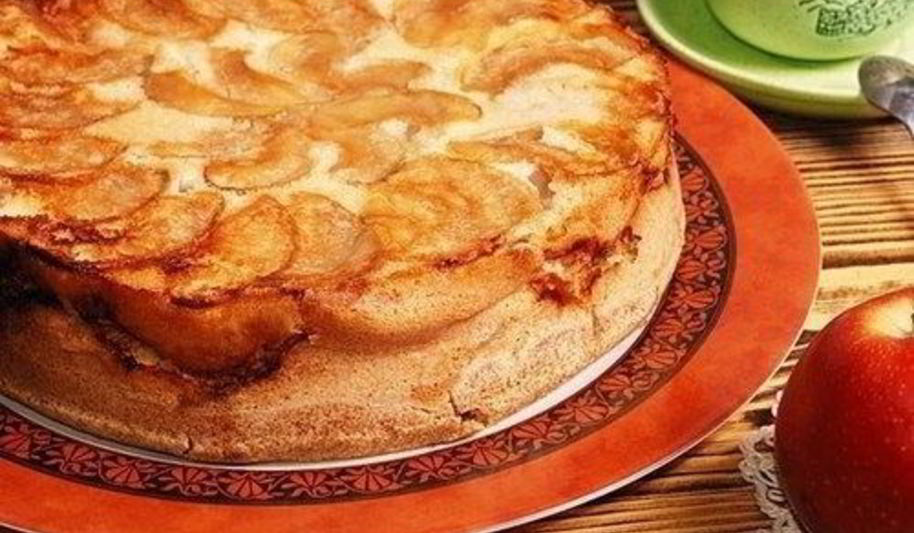 Рецепт классической домашней шарлотки с яблоками