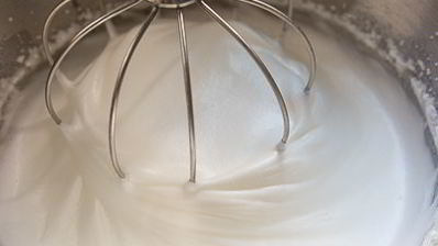 классическая яблочная шарлотка