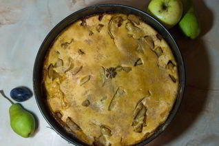 Медовая шарлотка с яблоками