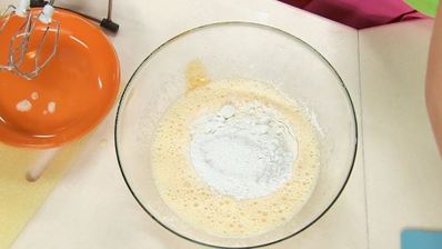 шарлотка на минеральной воде