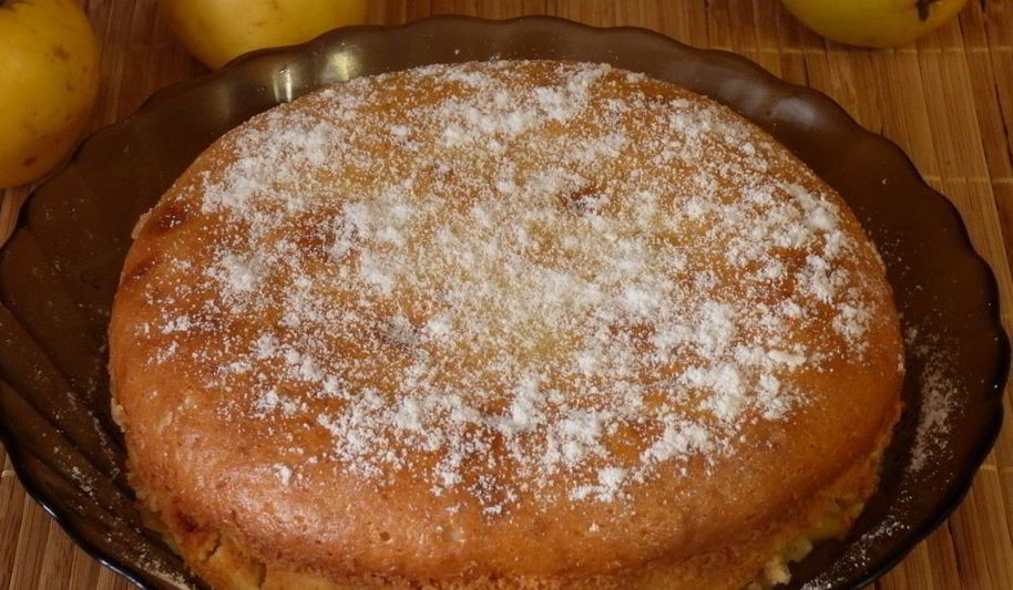 Рецепт шарлотки на сметане с яблоками