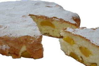 Шарлотка с апельсинами и яблоками