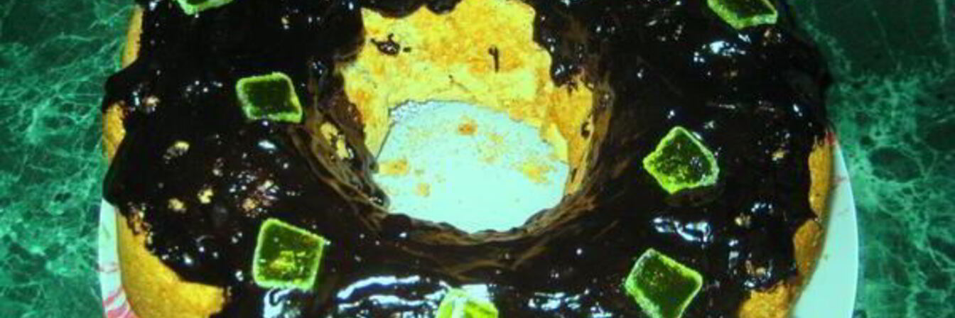 Шарлотка с грецкими орехами